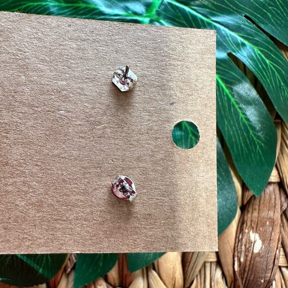 BOGO FREE BLSCK CRYSTAL EARRINGS POST - Picture 3 of 4